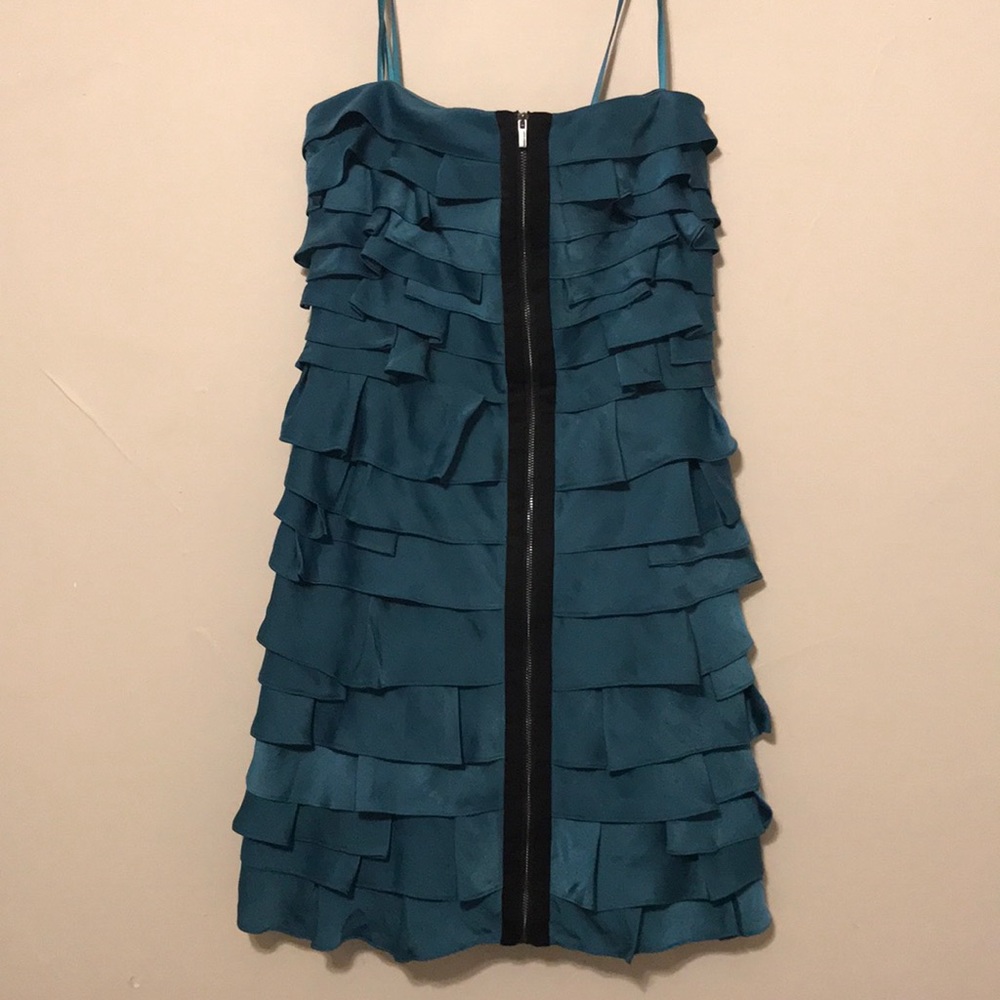 NWT BCBG size 8 strapless ruffle mini zipper dress